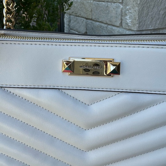 ✨ Brand New MICHAEL MICHAEL KORS
WHITNEY LT CREAM MD CHAIN SHLDR TOTE✨ - Picture 8 of 16